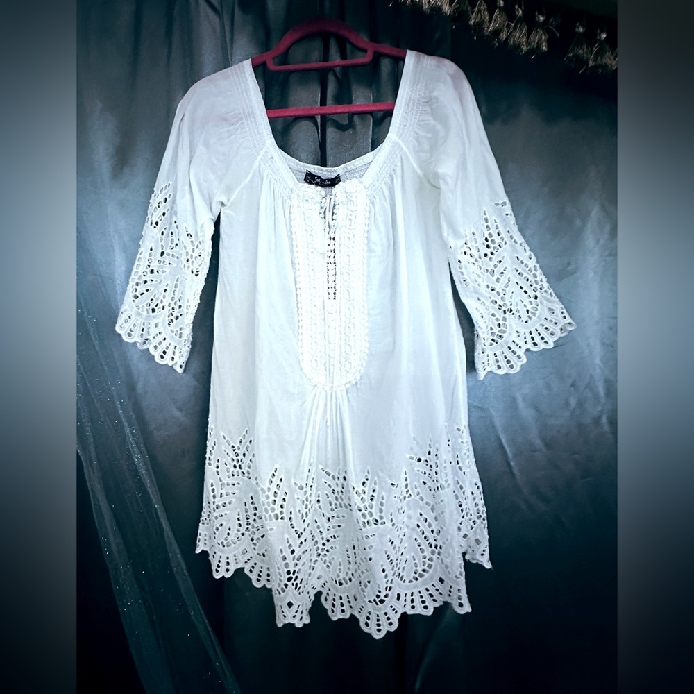 Satrinsha Paris Crochet and Eyelet Tunic Top Size Small